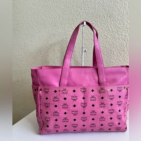 MCM Vibrant Pink Logo large Tote - Picture 15 of 15